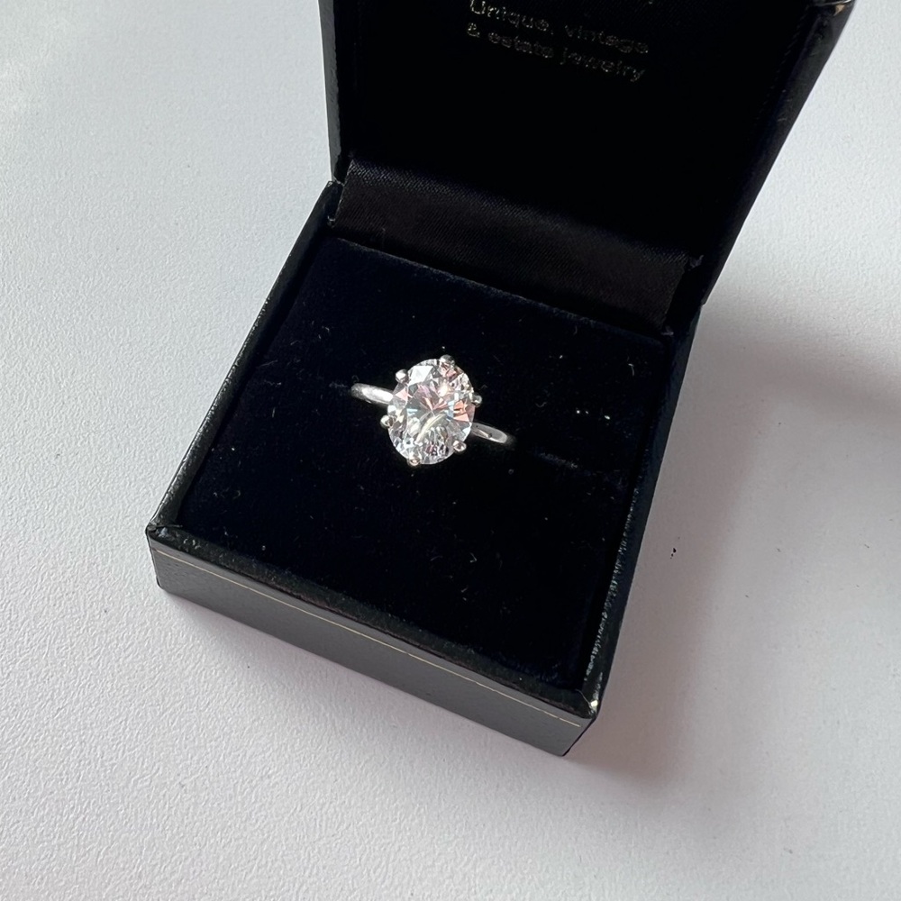 3 CT Oval Cut Cubic Zirconia Diamond Look Sterling Silver Engagement Ring 5.5 - Picture 4 of 6